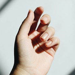 손을 보다가, 발을 만지다가 썸네일