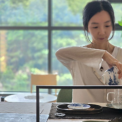 '덕업일치’의 환상과 현실, 그 사이에서 살아남기 썸네일