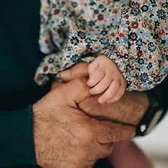 두 손  썸네일