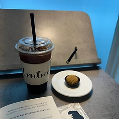 바카라 한 권의 여유와 빈 시간의 오티움 썸네일