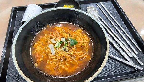 나의 서른일곱 번째 행복은 휴게소 (37/100)